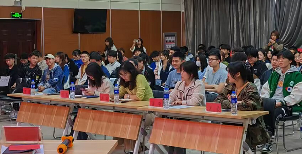 我校经济与管理学院荣获第十八届“励翱杯”辩论赛冠军