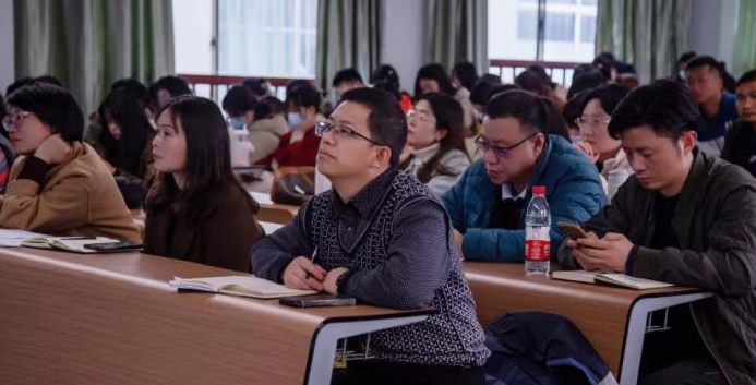 我校人文学院召开全体教职工动员培训大会