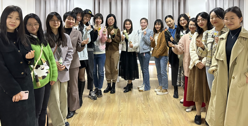 最美三月天 巾帼绽芳华 |人文学院组织召开“三八”妇女节教师座谈会