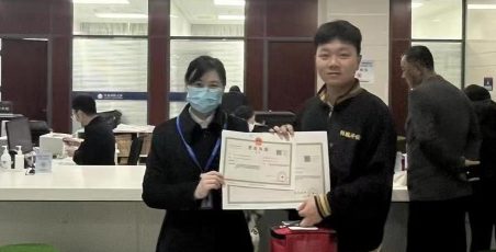 【湖北日报】江夏“育苗专窗”服务大学生创业登记