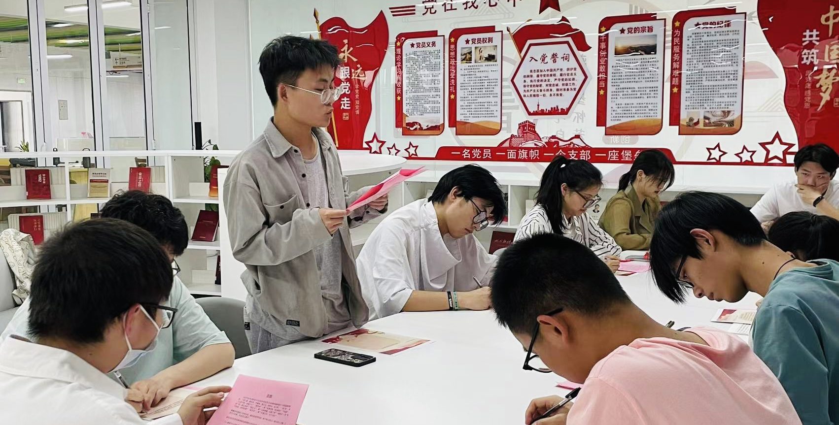 培育青年人才  传承中华文化——博雅读书会第六期读《习近平与大学生朋友们》