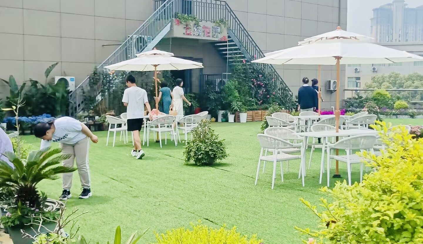 春来万物香，游园正当时