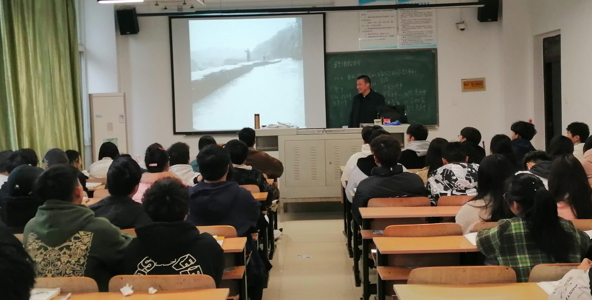 迎评促教搞调研  师生同心谋发展