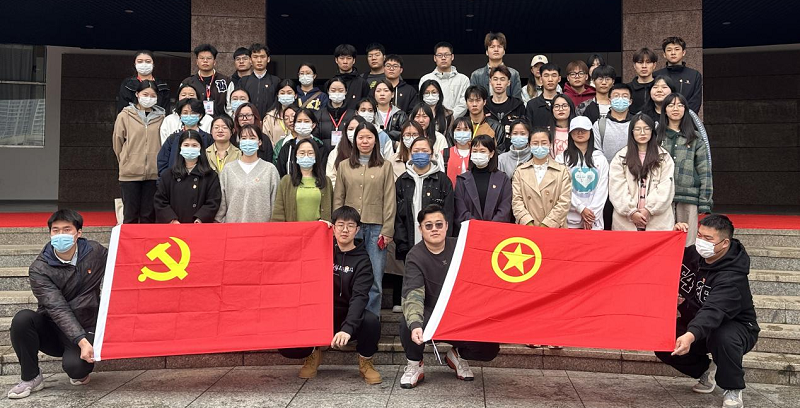 传承红色精神，勇担时代使命——经济与管理学院师生党员共同参观“两弹一星”纪念展