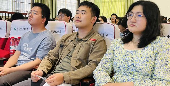 星火接力 丹心筑梦 人文学院举行暑期三下乡社会实践活动动员答疑大会