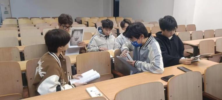 Knight剧院桌游社