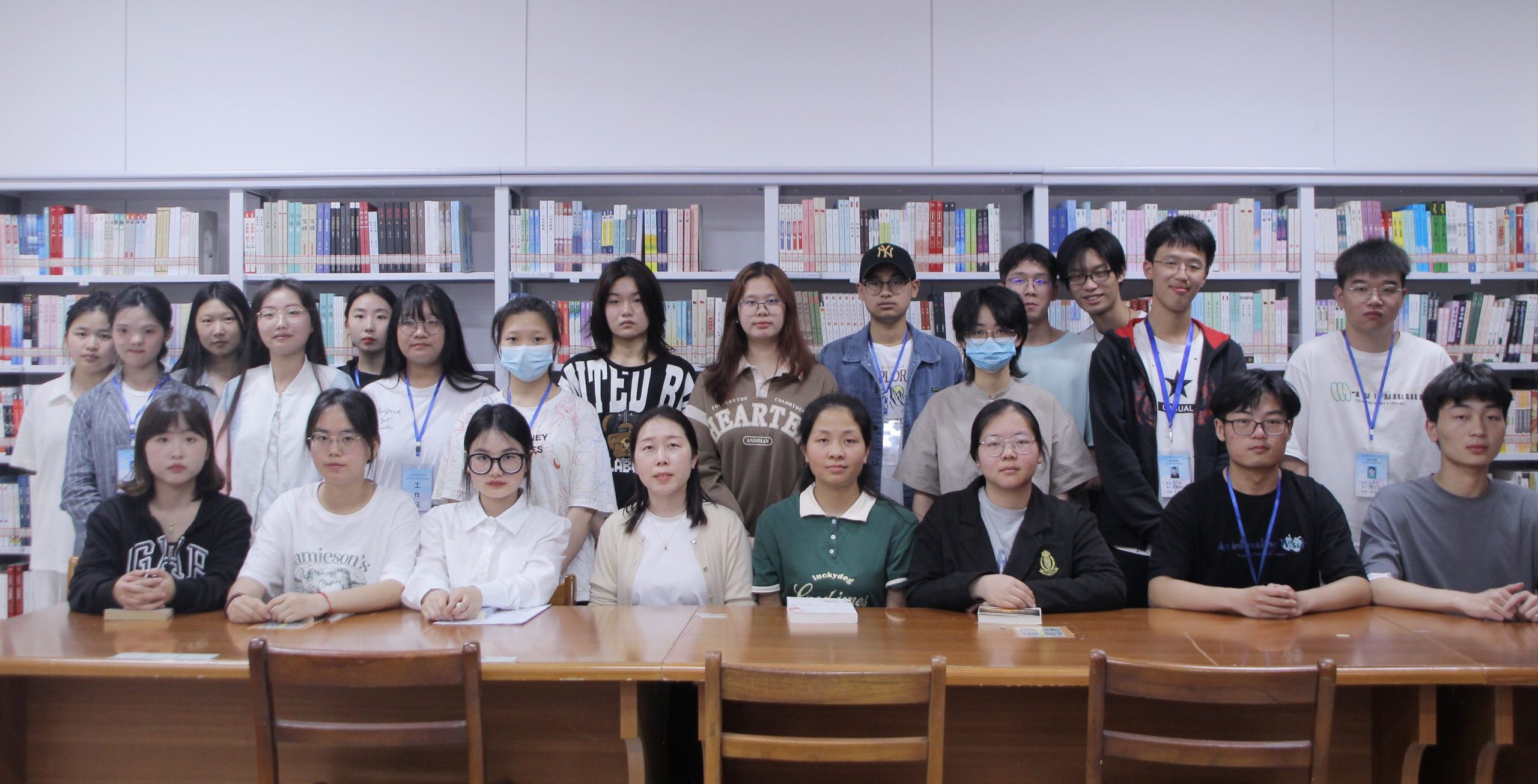 阅读品书香 分享共成长 | 我校图书馆博雅读书会暨人文学院读书分享会顺利举办