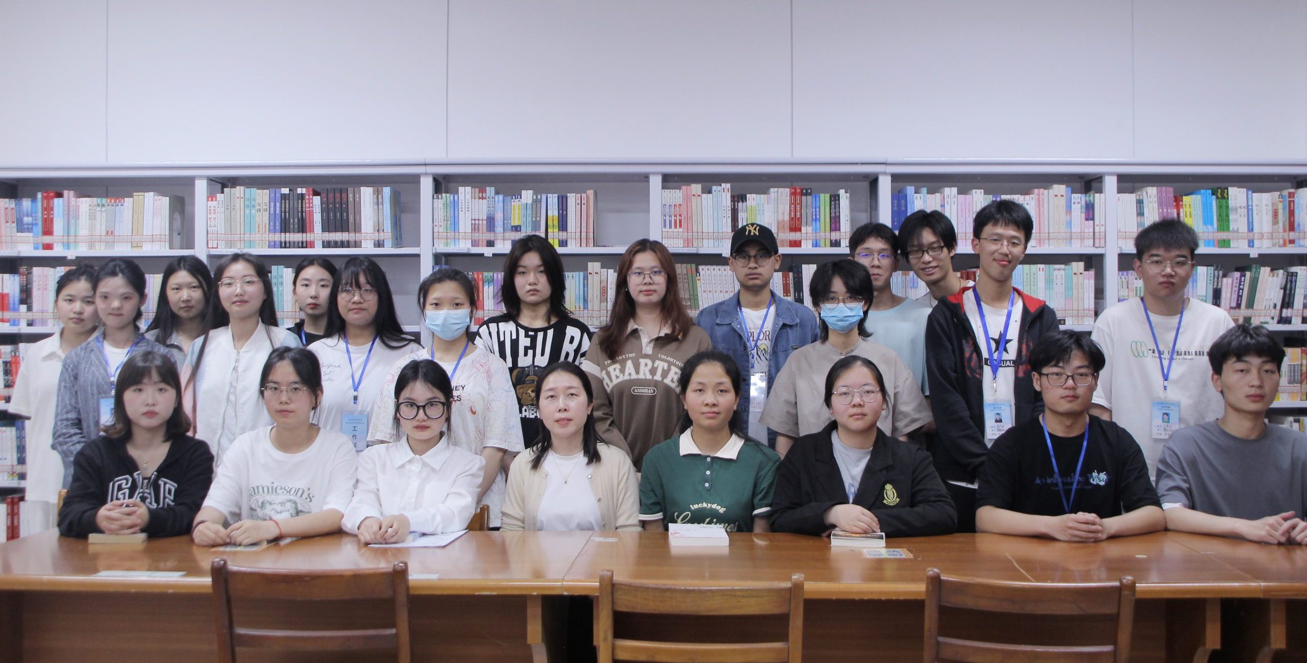 阅读品书香，分享共成长 ——博雅读书会第九期暨人文学院读书分享会成功举办