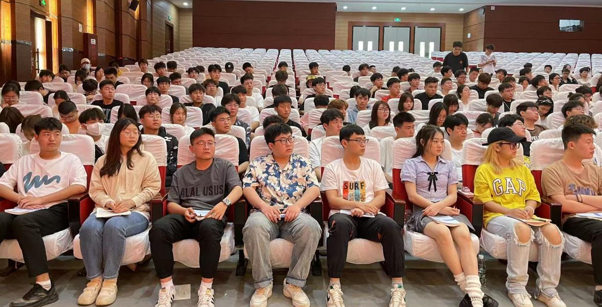 “端正入党动机，做合格的共产党员”入党积极分子党课授课
