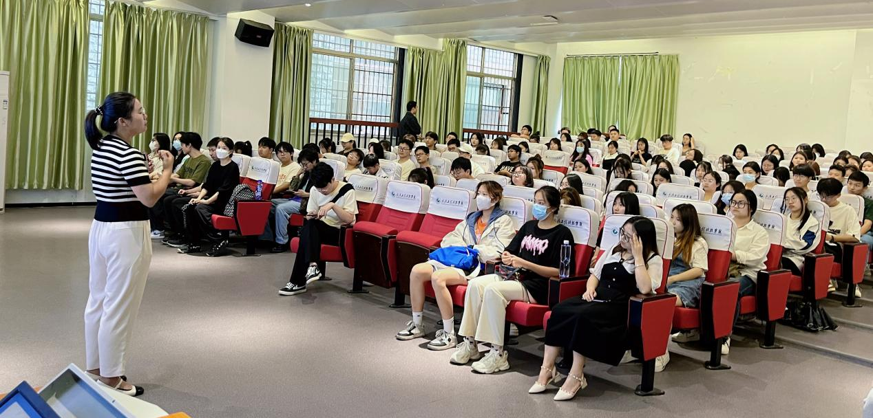 习近平新时代中国特色社会主义思想概论教研室“两会观察”活动大赛成功举办