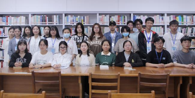 深耕阅读路，闻得百花香 人文学院举办读书分享会