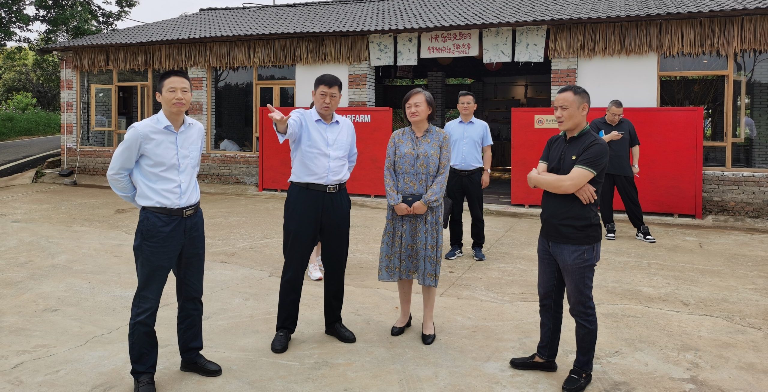 我校党委书记高芸带队前往湖泗街参与乡村振兴调研