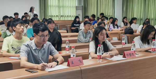 读经典，品书香——经济与管理学院举行第五届江城“诺奖”读书会决赛