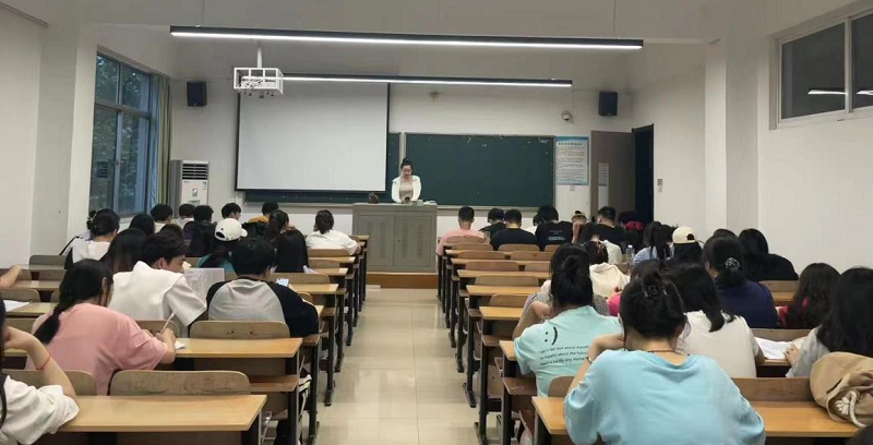 经济与管理学院晚点名——共筑和谐校园，你我一起同行
