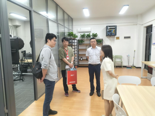 校企合作进行中|经济与管理学院迎秋叶集团来访