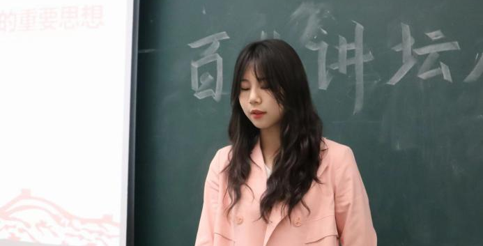 学习二十大 奋斗新征程 人文学院举行百生讲坛选拔赛