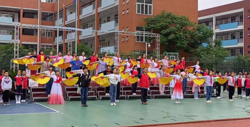 大手拉小手  童行共成长 ——人文学院教育系庆祝“六一”儿童节活动