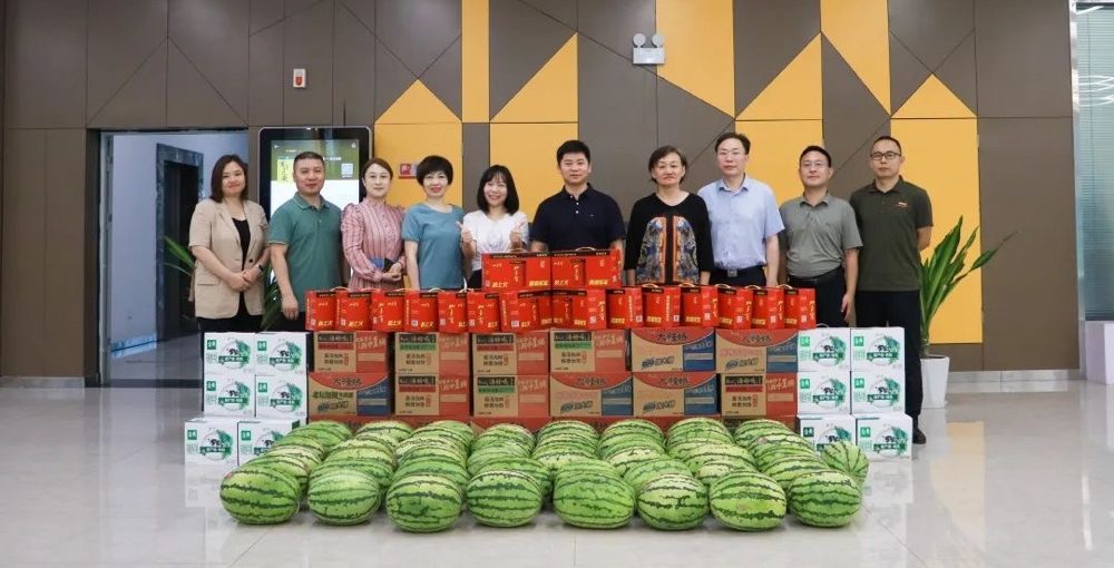 送清凉 沁人心 | 校领导慰问暑期坚守岗位的教职员工和留校学生