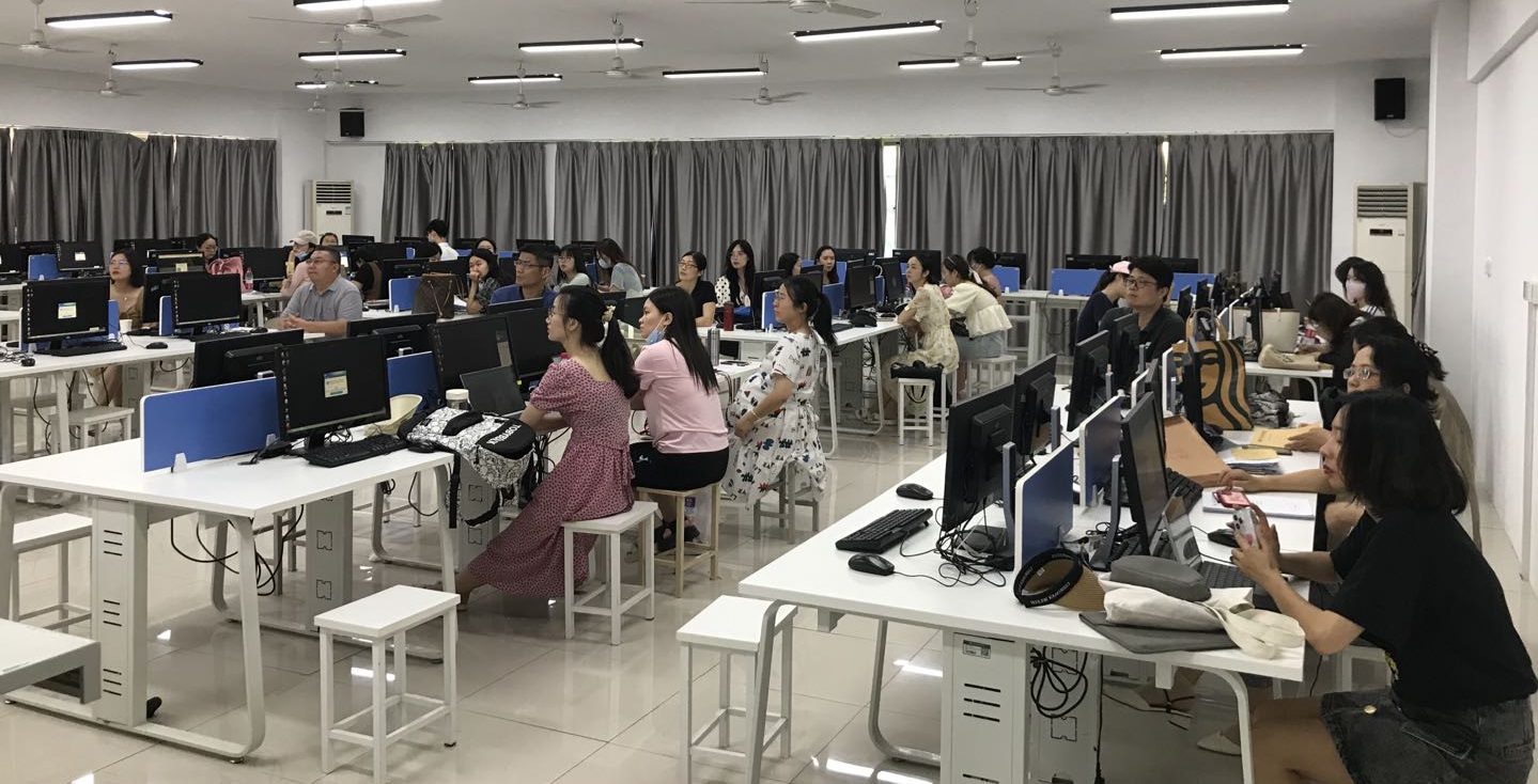 武工院经济与管理学院开展青年教师多媒体课件制作技能培训会