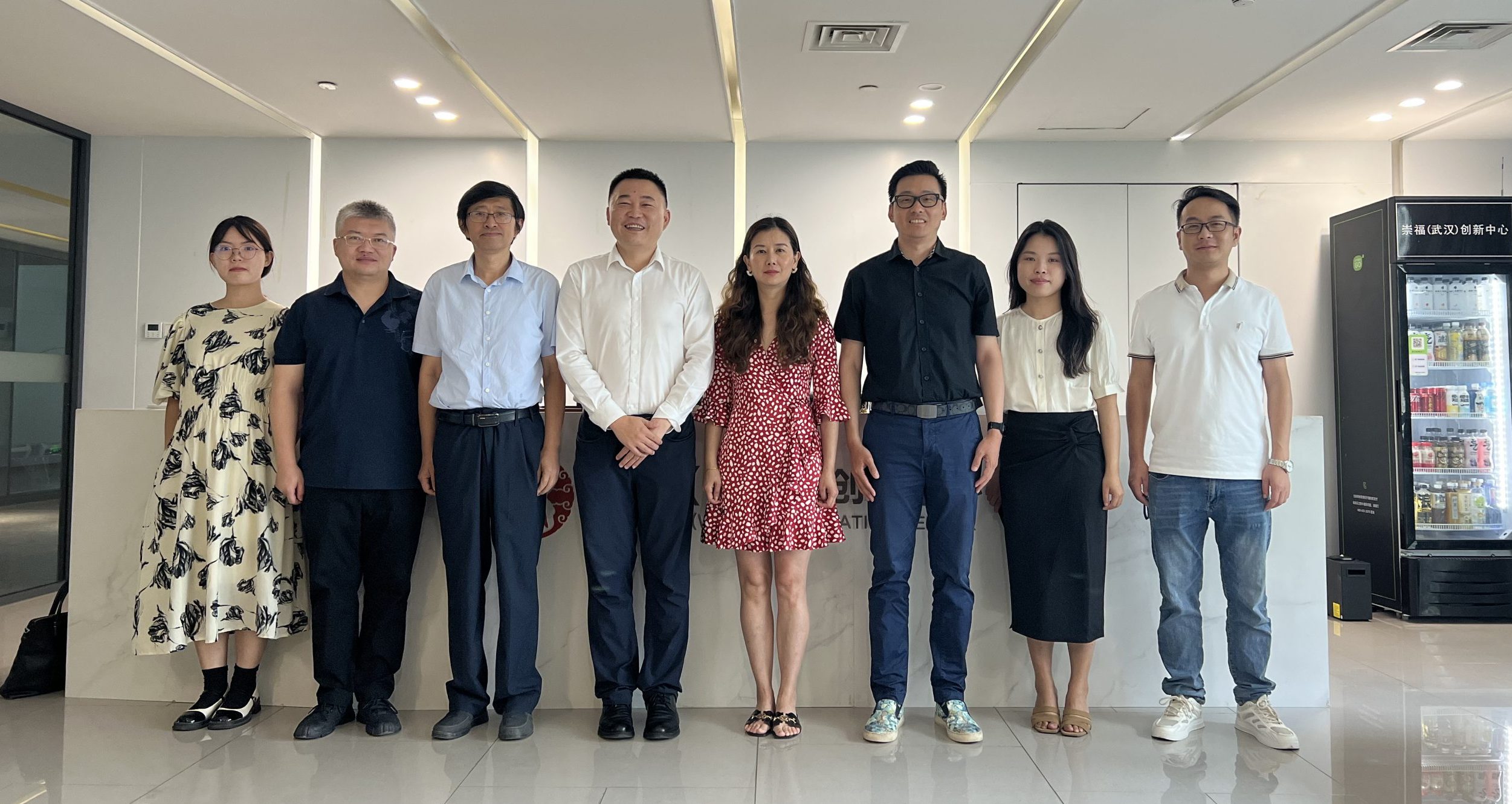 武工院校领导赴企业慰问挂职锻炼教师并签署合作协议