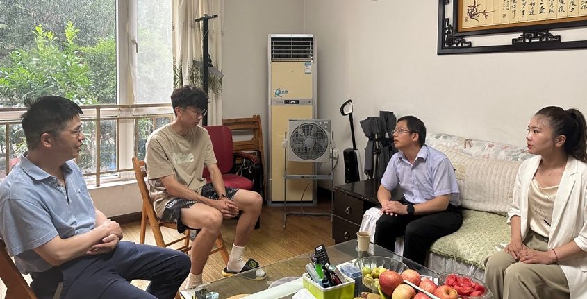 暖心家访叩开心扉 家校协同共促成长｜武工院人文学院暑期家访从“心”出发