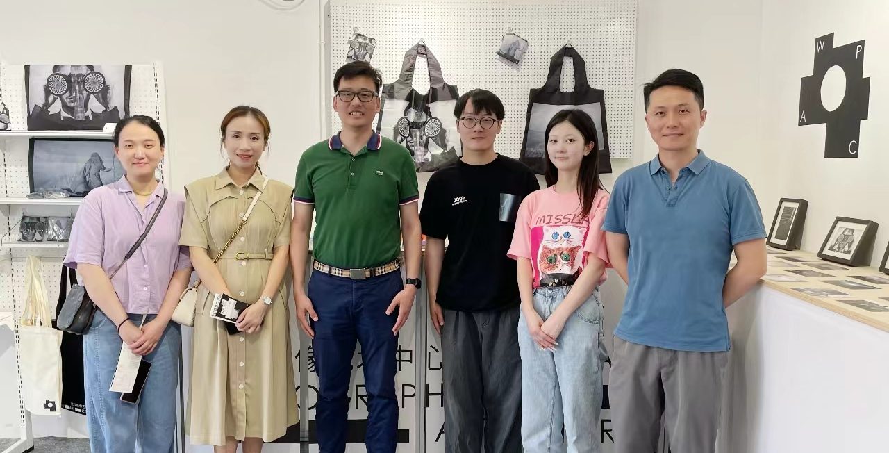 武汉工程科技学院艺术与传媒学院开展暑期走访慰问活动