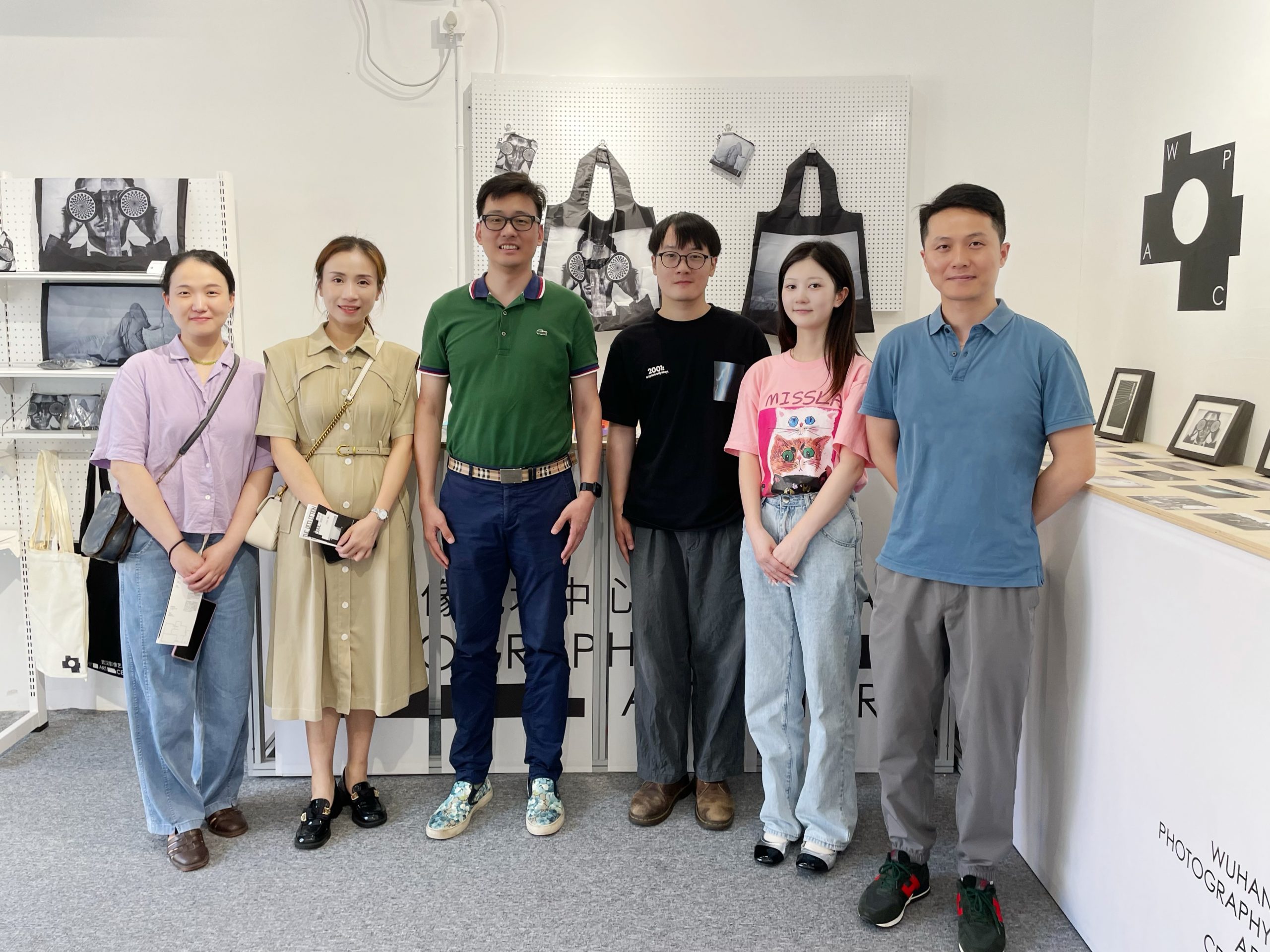 艺术与传媒学院开展暑期走访慰问活动