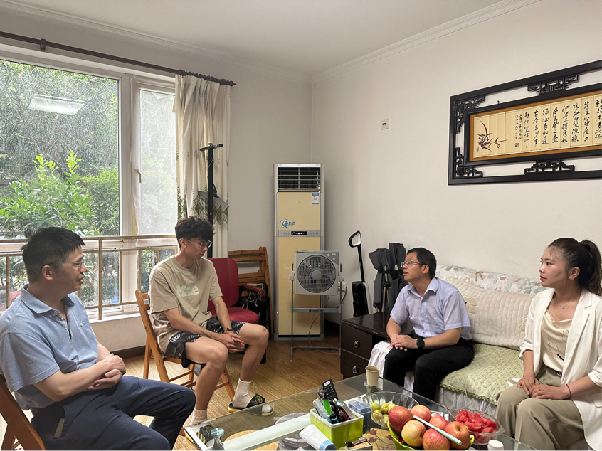 真情家访促成长 家校合力向未来—— 人文学院开展暑期家访活动