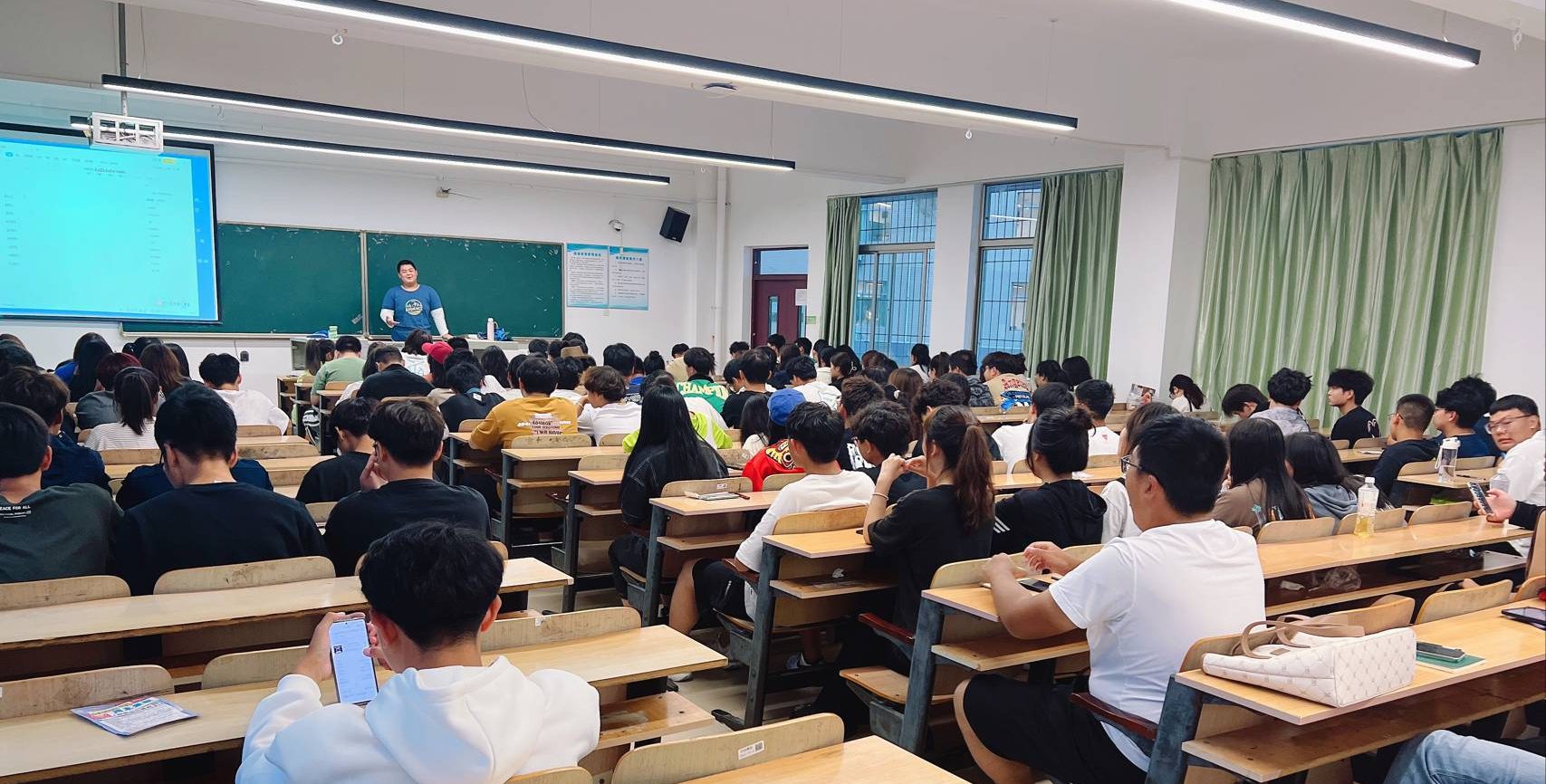 从“心”出发——艺术与传媒学院召开新生心理健康主题班会