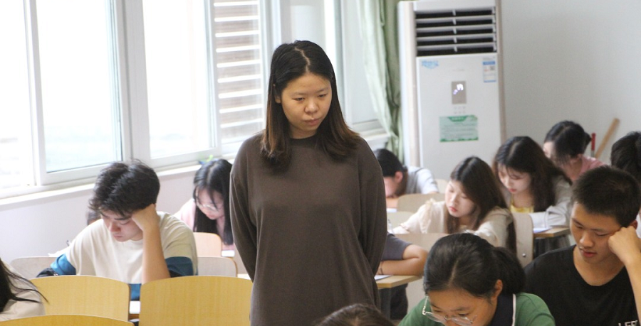 严明律己，以考促学｜经济与管理学院2022级、2023级学生手册考试圆满完成