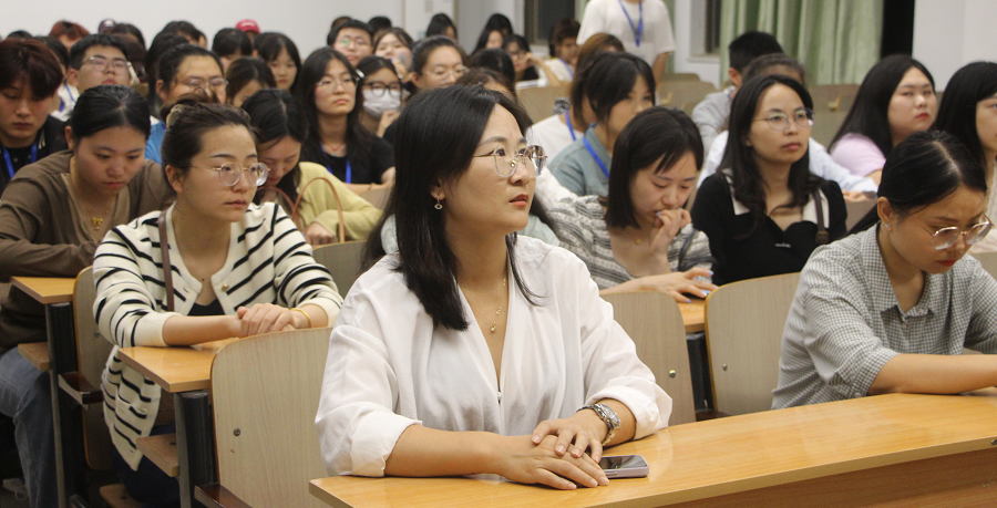 经管查寝——关怀同学生活环境