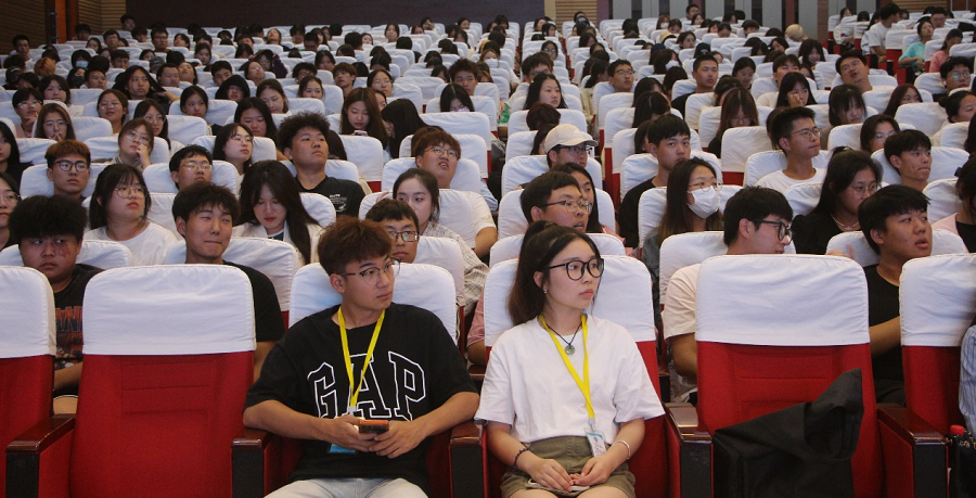 识读”大学丨武工院经济与管理学院举行新生入学教育讲座