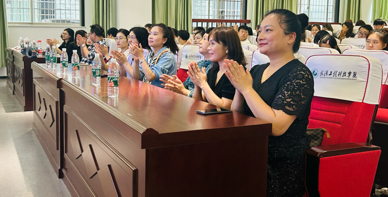 启新程、向未来｜人文学院入学教育暨英语系新生开学典礼顺利举行