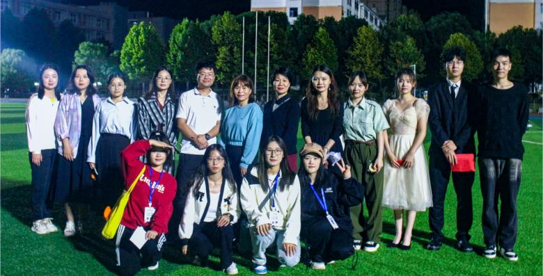 “军”如朝歌 “训”旅青春 人文学院2023级新生军训慰问演出顺利举行