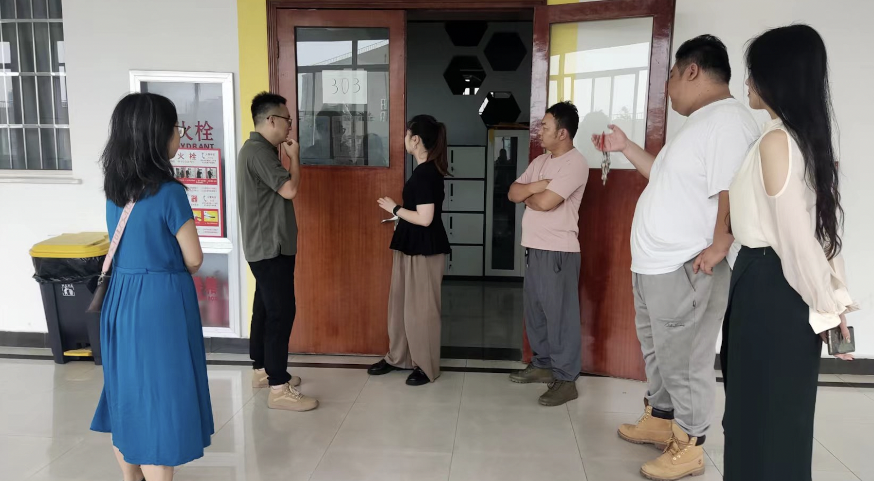 艺术与传媒学院开展2023年中秋国庆双节前实验室安全大检查