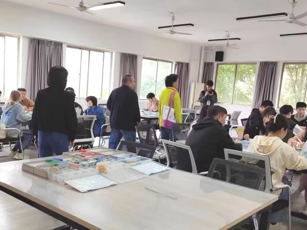 经济与管理学院开展国庆节后教学秩序检查工作