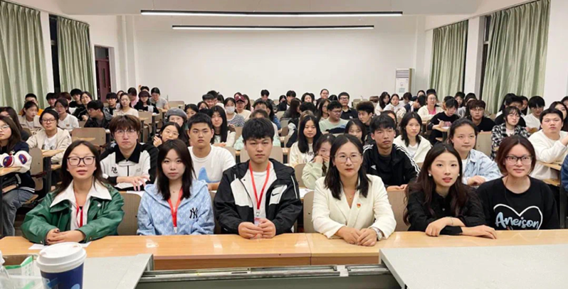 经济与管理学院第三十七期党校第六次党课——党员标准