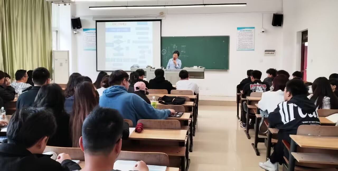 巧插案例造环境  恰当互动生共鸣 —-金蕾老师《建设工程招投标与合同管理》受欢迎