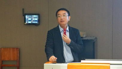 中国经济“形”稳“势”升 ——学校党委副书记、校长助理唐军国为23级学生 讲授形势与政策课