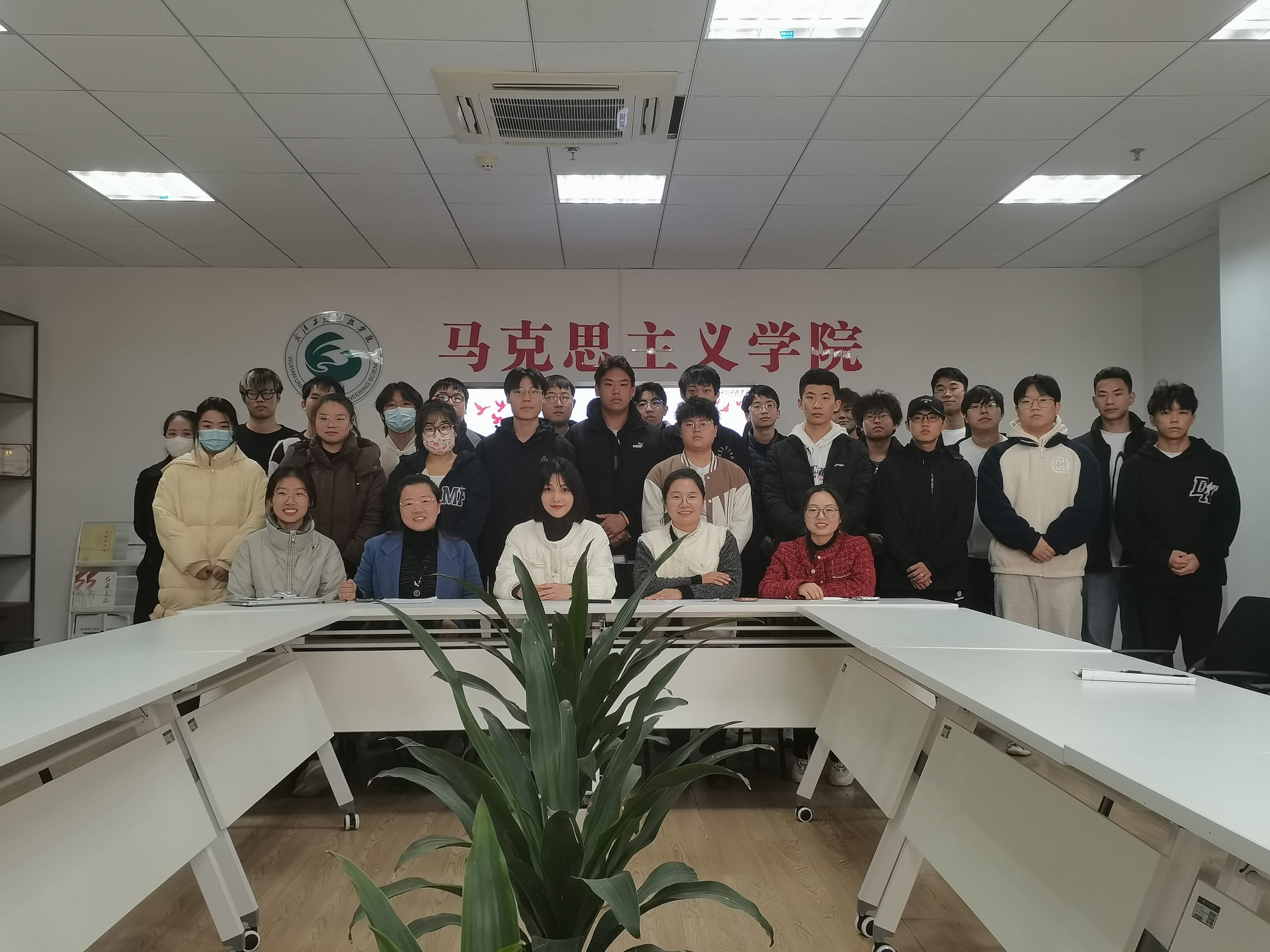 倾心交流，共话成长——习近平新时代中国特色社会主义思想概论教研室召开学生座谈会