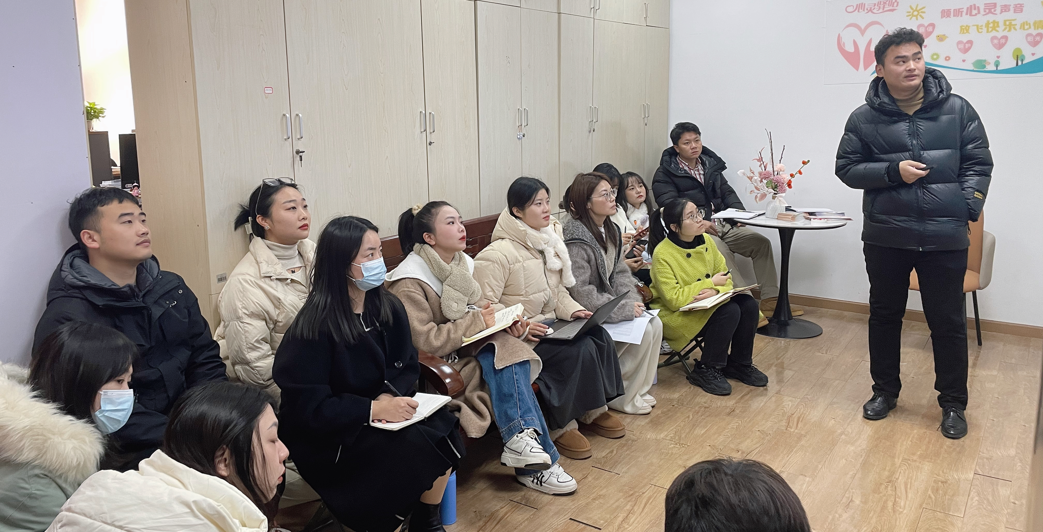 全员心育 聚心赋能 | 武工院人文学院开展“辅导员应对大学生心理危机”专题培训会