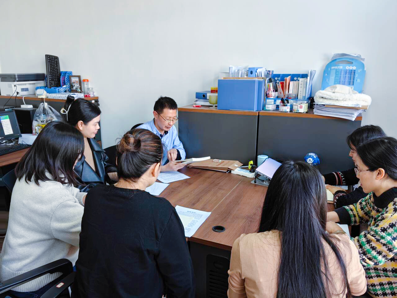 “共沐书香 分享‘悦’读”——马克思主义学院思想道德与法治教研室第三期读书会