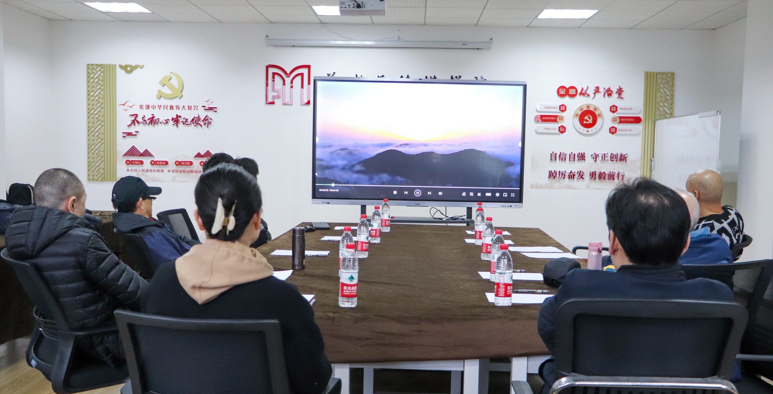 湖北省高校摄影艺术展评选工作在武汉工程科技学院举行