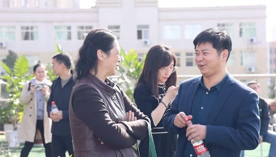 华中科技大学教育科学研究院专家团莅临中心考察交流