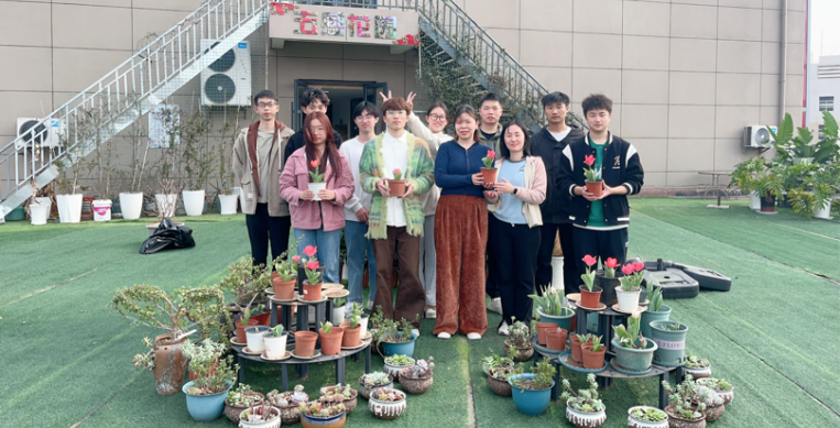共植青年志愿林、共赴绿色环保行|经济与管理学院开展“读•行”——“绿·之舟”志愿服务