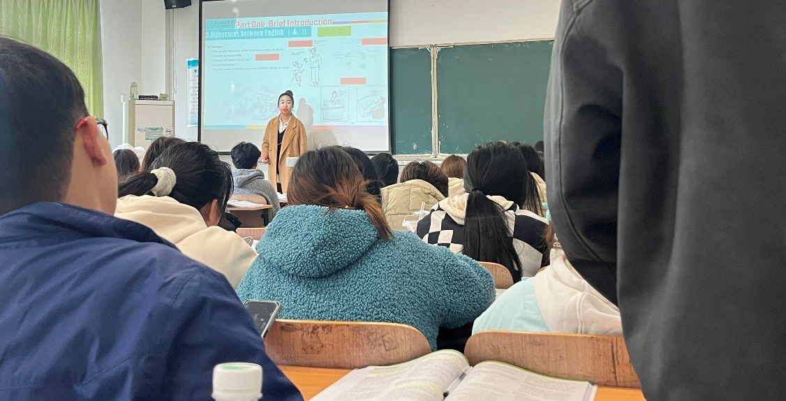 “英”考上岸 一“研”为定 22级汉语言文学本科五、六班开展考研英语特色讲堂