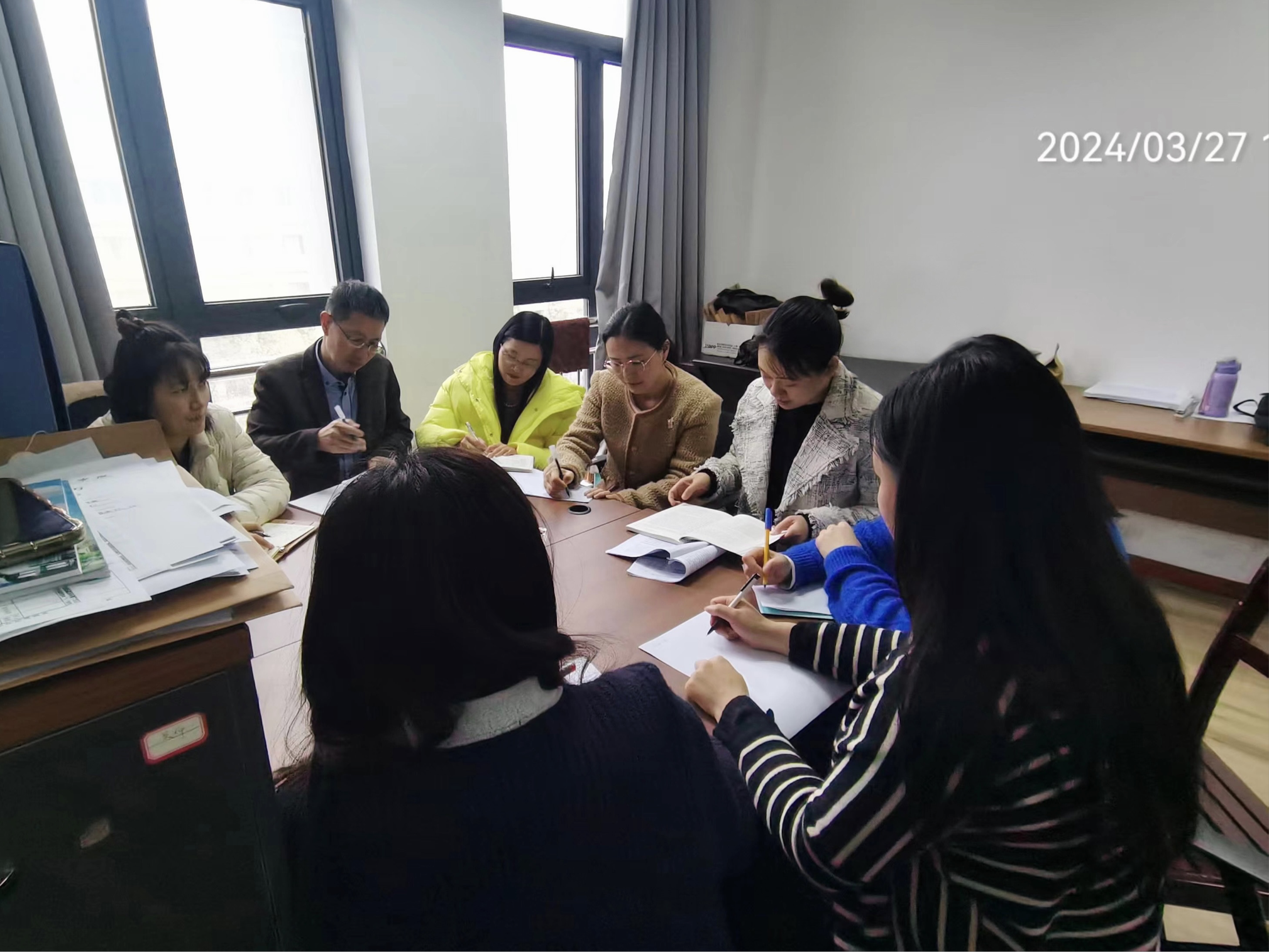 “共沐书香 分享‘悦’读”——马克思主义学院思想道德与法治教研室读书会