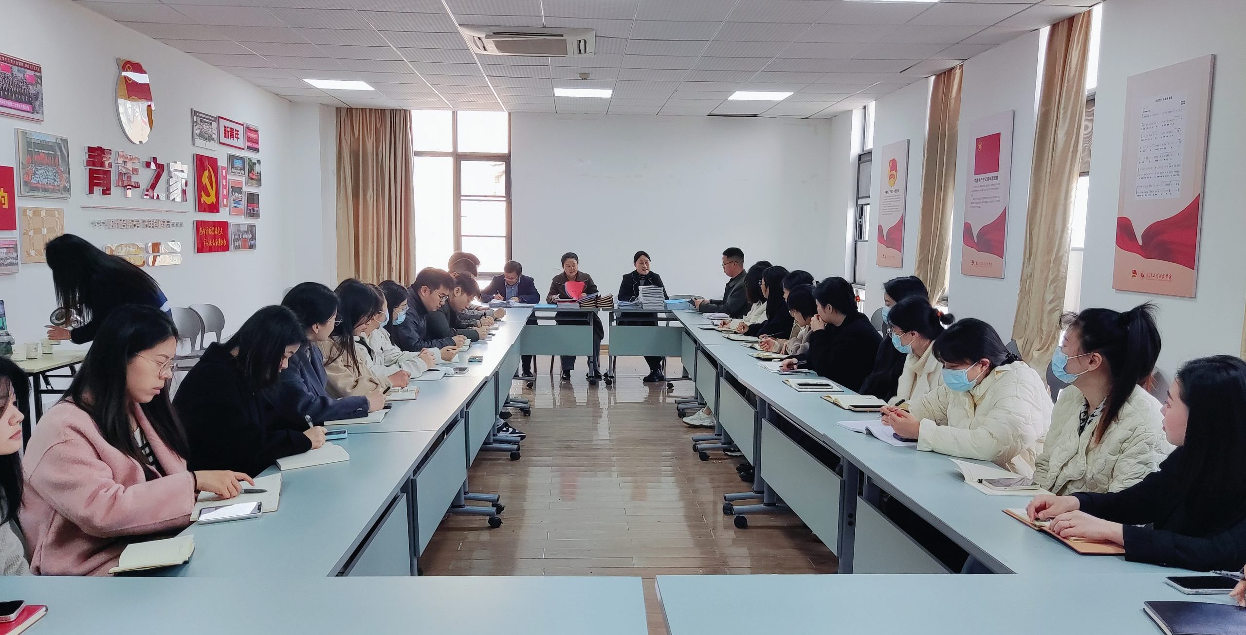 学校党委书记张会利深入各学院及后勤保卫处走访调研