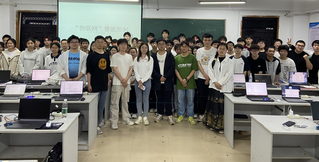 以老带新 电子开放实验室项目培训圆满结束