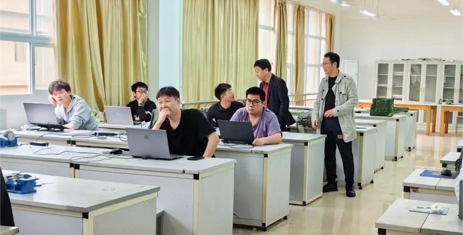 订单班开展新课堂，实现“三赢”好局面